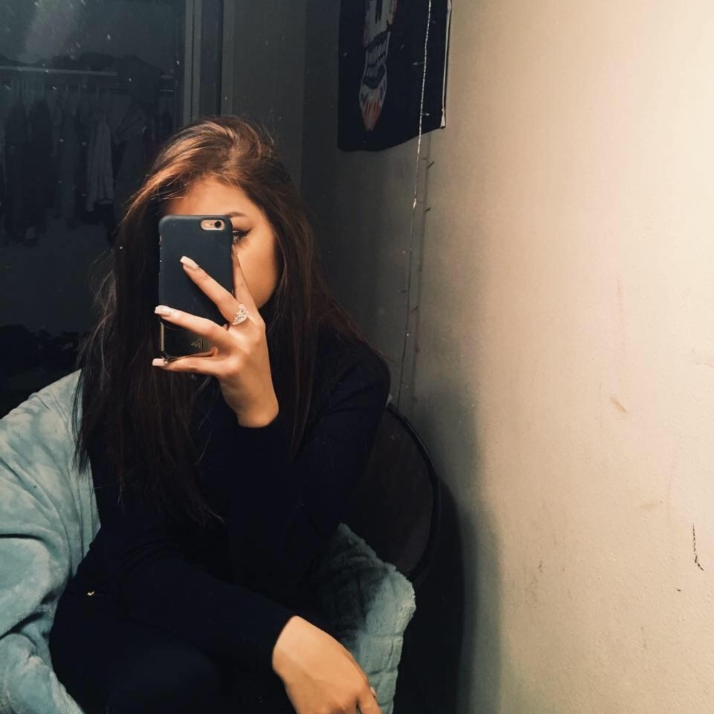 Meet your Posher, Casandra